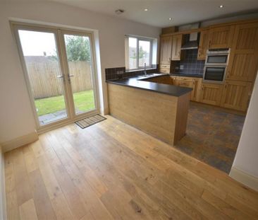 3 Bedroom Semi Detached To Let - Photo 1