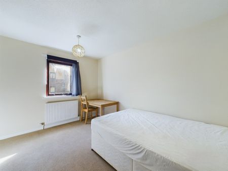 3 Bed Flat, Sienna Gardens, EH9 - Photo 3