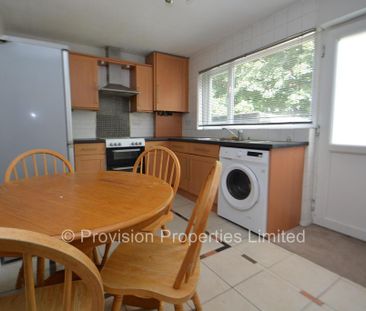 2 bedroom semi-detached house to rent - Photo 6