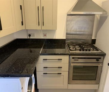 2 bedroom ground floor flat to rent - Photo 6