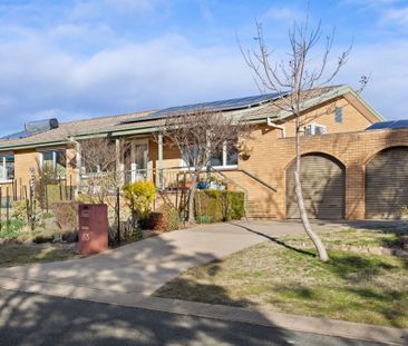 33 Brunswick Circuit, Kaleen ACT 2617 - House For Rent | Domain - Photo 4