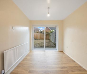 3 bedroom terraced house to rent - Photo 3