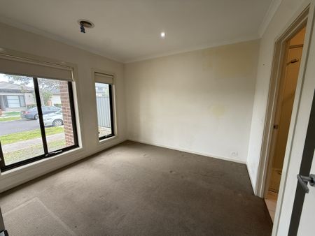 35 Tarlo Drive, Tarneit VIC, Belconnen - Photo 4