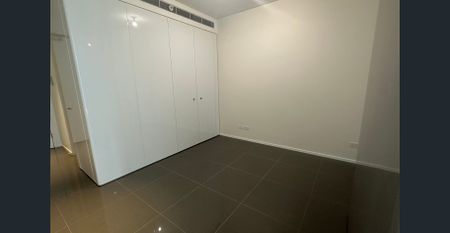 Located in the heart of Central Park - Photo 4