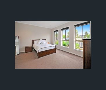 The Brief: Prime Location - Photo 6