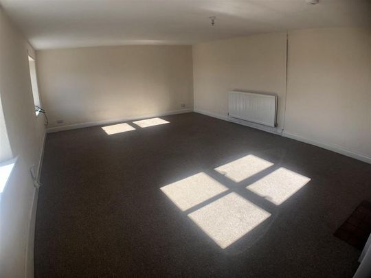 4 bedroom detached house to rent - Photo 1