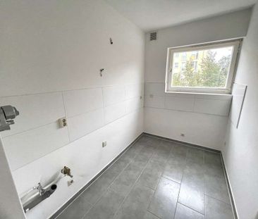 Tapezieren, einziehen und wohlf&uuml;hlen! 2-Zimmer Wohnung mit gro... - Foto 3