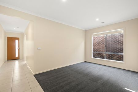 10 Aria Court, Doreen VIC 3754 - Photo 4