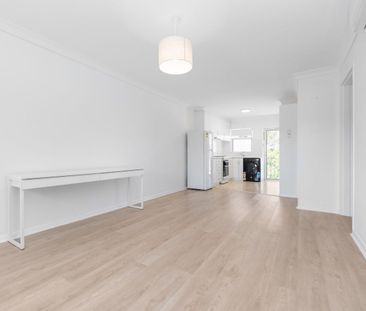 Stylish Unit - Photo 3