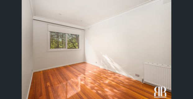 BEACHSIDE VILLA – PRIVATE & LIGHT FILLED - Photo 1