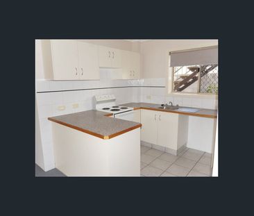 BEACHSIDE LIVING - Ground Floor Unit! - Photo 5