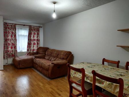 2 Bed Terraced House, Rufford Close, HA3 - Photo 2