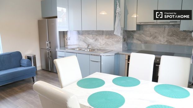 Room in shared apartment for rent in Inns Quay, Dublin - Photo 1