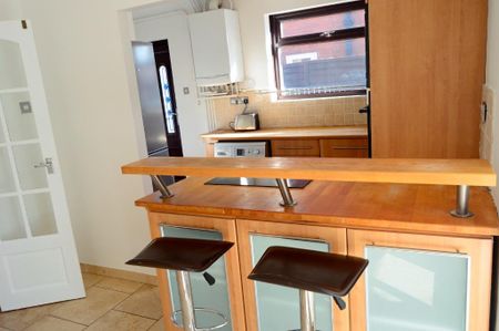 3 bedroom semi-detached house to rent - Photo 5