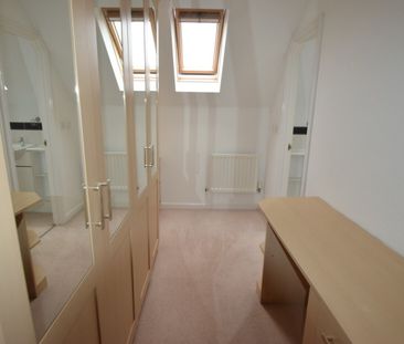 3 bedroom Town House - Epsom Close, Stevenage - Photo 1