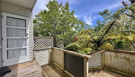 TIDY KELBURN LOWER FLAT, DECK - Photo 3