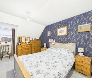 4 bedroom semi-detached house to rent - Photo 4