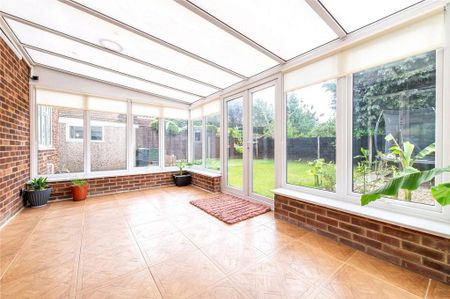 3 bedroom detached house to rent - Photo 4