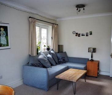 2 bedroom Flat To Let - Photo 4