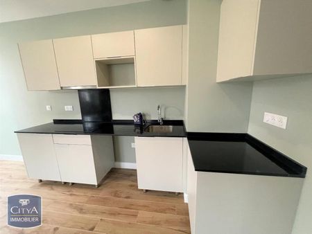 Location Appartement 4 pièces 86m² POITIERS 86000 - Photo 2