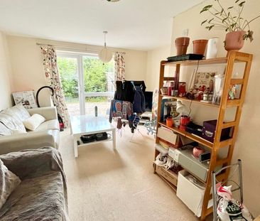 Room in a Shared House, Hatchley Street, M13 - Photo 3