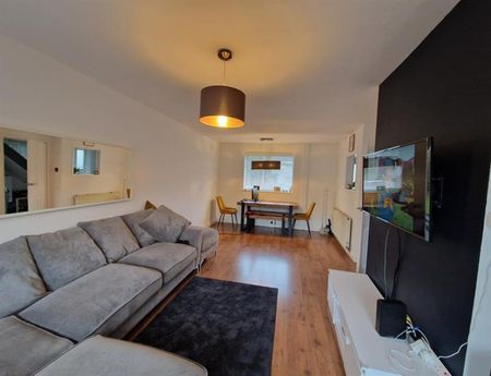 2 Bedroom End Terrace To Let - Photo 2