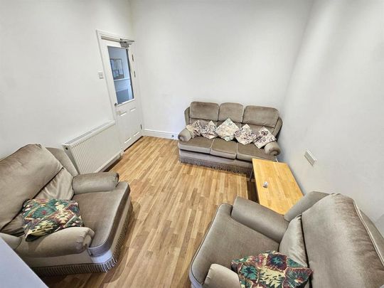 5 bedroom house to rent - Photo 1