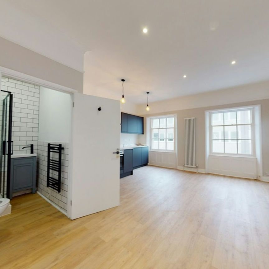 Flat to rent on - Photo 1