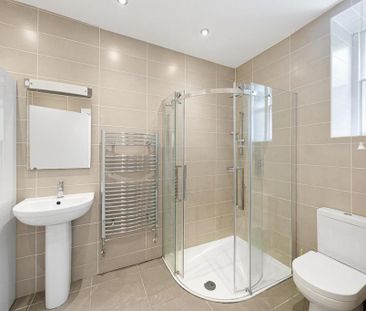 2 bedroom flat to rent - Photo 2