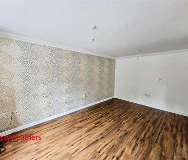 Lane End View, Rotherham, S60 - Photo 2