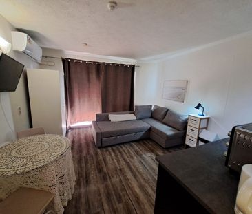 Modern studio on the Southport Broadwater! - Photo 2