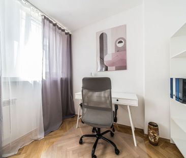 Samo centrum, blisko życia i uniwersytetu - Photo 3