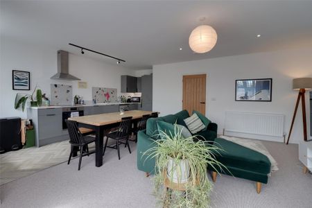 2 bedroom apartment to rent - Photo 3