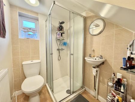 2 bedroom maisonette to rent - Photo 5