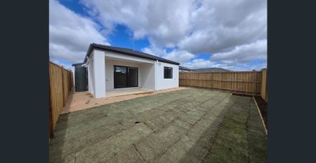 🏡 Stunning 4-Bedroom Family Home in the Heart of Sunbury – $550 per week - Photo 5