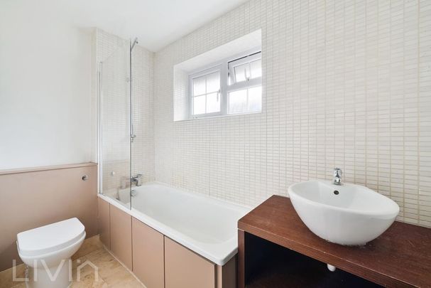 4 bedroom detached house to rent - Photo 1