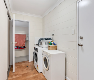 NEAT & TIDY 3 BEDROOM HOME IN WELL MAINTAINED COMPLEX! - Photo 6