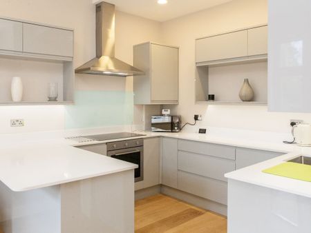 Flat 2, 70 Loampit Hill, London - Photo 3