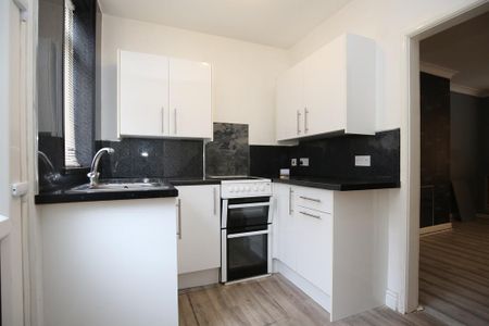 2 bedroom terraced house to rent - Photo 4