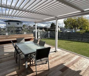 Modern 4-Bedroom Home in Tamatea - Photo 4
