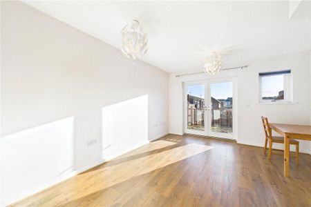 2 bedroom terraced house to rent - Photo 3
