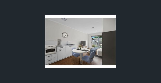 Modern & Cozy 1-Bedroom Apartment in Frankston - Photo 1
