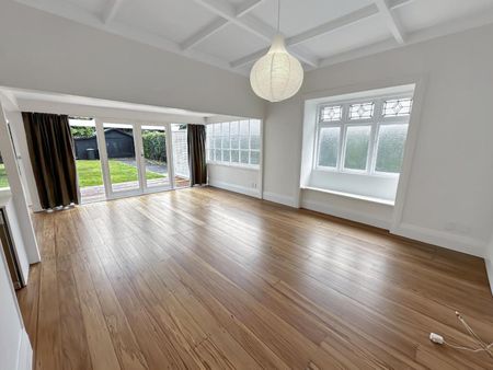 Well renovated 3 bedroom sanctuary - Photo 2