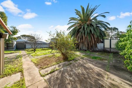 Comfort, Space and Convenience in a Prime Location - Photo 2