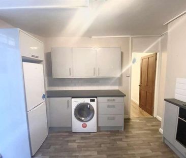 Lurline Gardens, London, SW11 - Photo 5