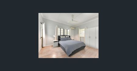 Renovated beauty in handy location. - Photo 3