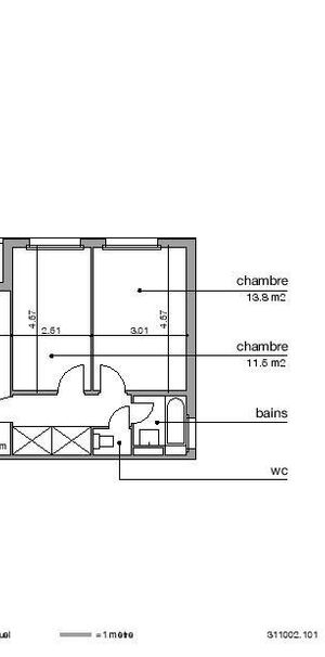 Charmant appartement de 4 pièces de 64m2, disposé comme suit: hall d'entrée distribuant sur deux chambres, une cuisine agencée et équipée, une salle-de-bains avec baignoire, WC séparés. Le salon donne sur un spacieux balcon. Une place de parking complète - Photo 2