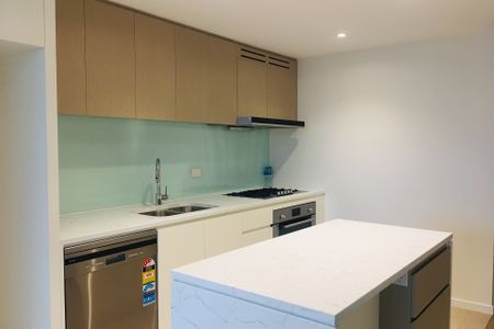 Marina Square! Morning Sunshine apartment! Nearly Brand New 2 Bedrooms apartment ! Just Above the Shopping Centre! To be the first to inspect! - Photo 4