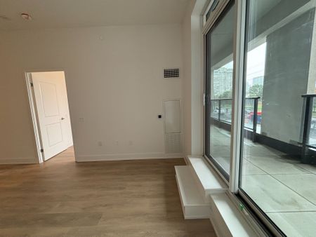 For Lease - 204 Burnhamthorpe Road Unit# 211, Mississauga, Ontario - Photo 4