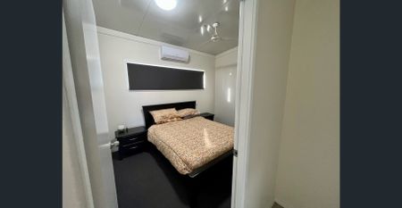 Large living areas 3 Bedroom Town house - Photo 2